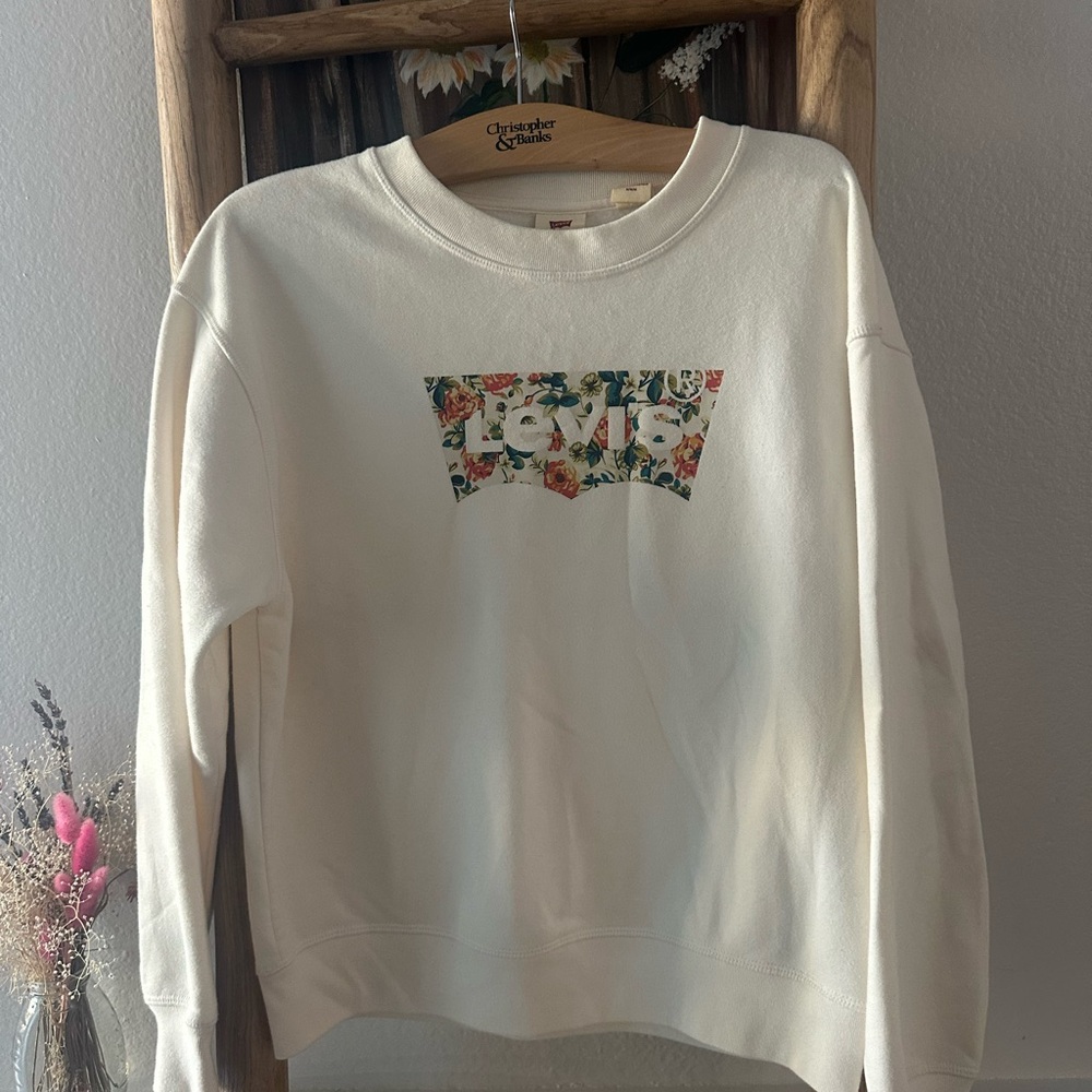 Levi's Cream Sweatshirt with Floral Logo